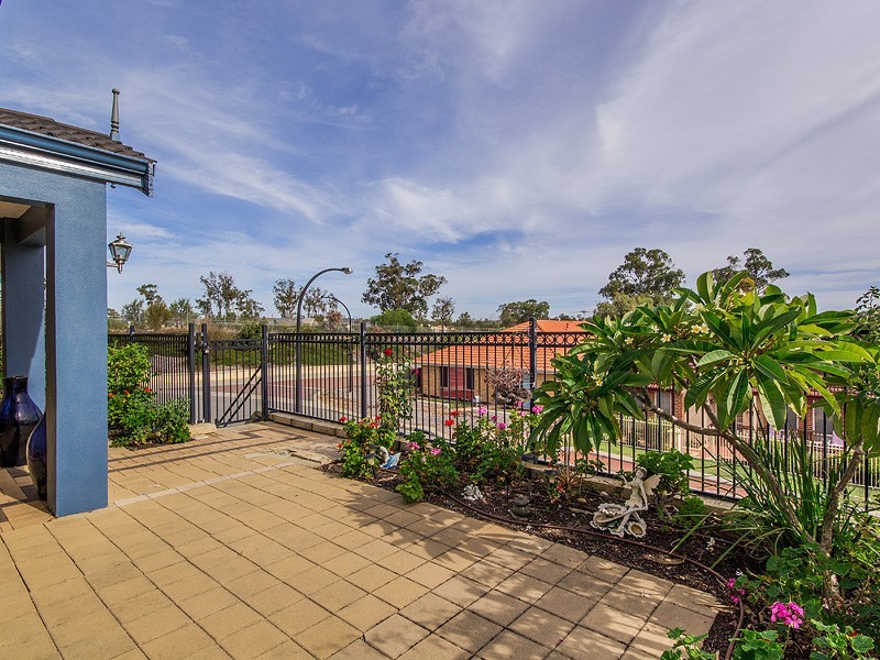 15 Petersfield Lane, Wellard WA 6170