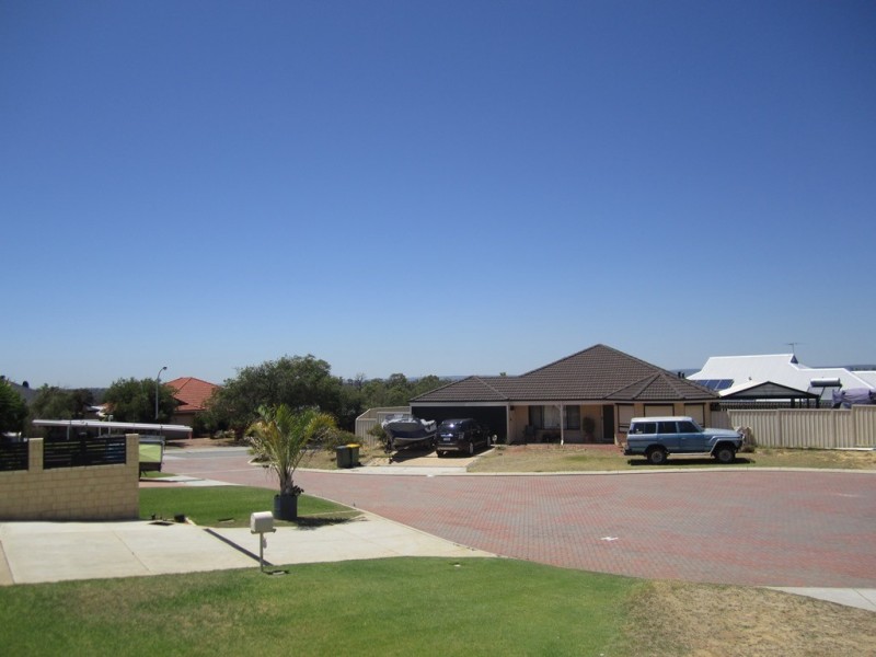 6 Nenagh Close, Orelia WA 6167