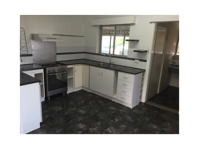 13 Maydwell Way, Calista WA 6167