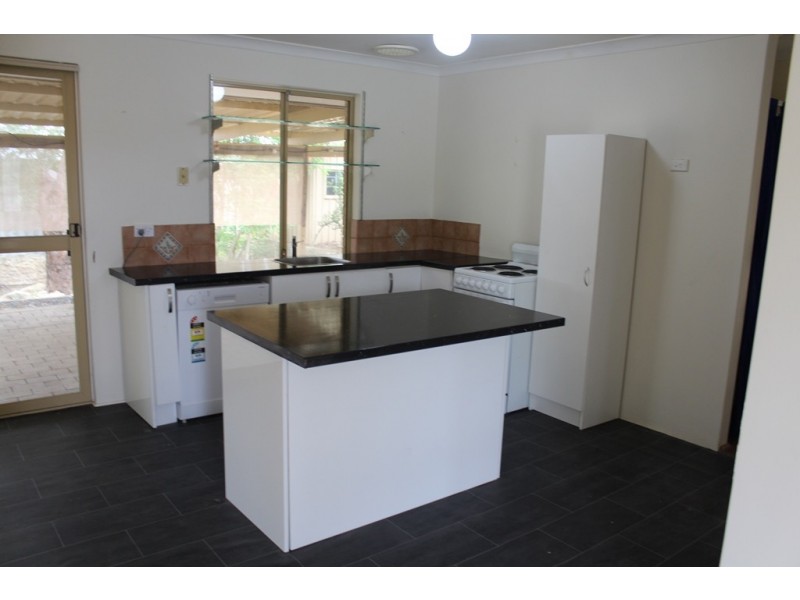 25 Patrick Vista, Parmelia WA 6167