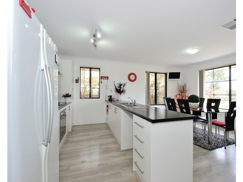 2 Onyx Lane, Wellard WA 6170