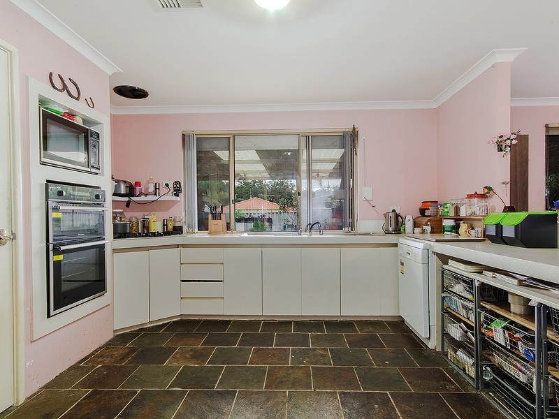 1 Stipling Gardens, Leda WA 6170