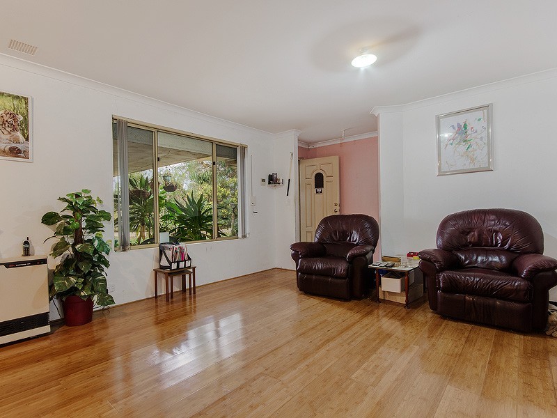 1 Stipling Gardens, Leda WA 6170