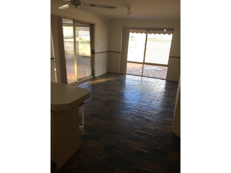 12 KARLAK CLOSE, Leda WA 6170