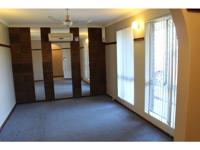 8 Mimbalup Close, Hillman WA 6168