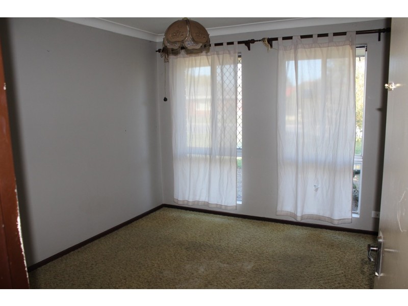 8 Mimbalup Close, Hillman WA 6168