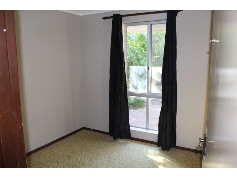 8 Mimbalup Close, Hillman WA 6168