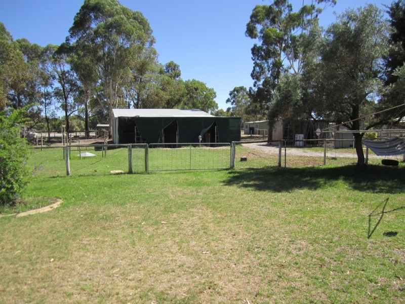 545 Orton Road, Oakford WA 6121