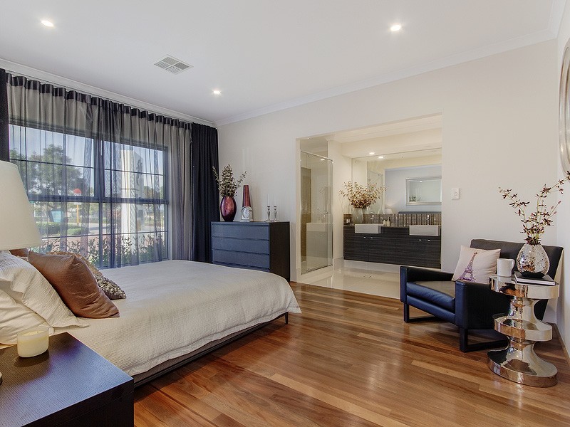 1 Jasper Way, Lakelands WA 6180