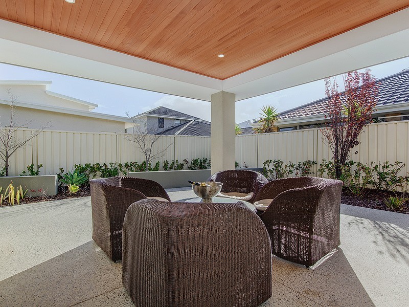 1 Jasper Way, Lakelands WA 6180