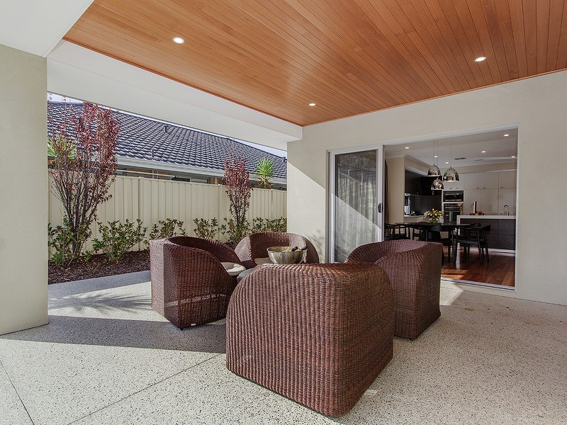 1 Jasper Way, Lakelands WA 6180