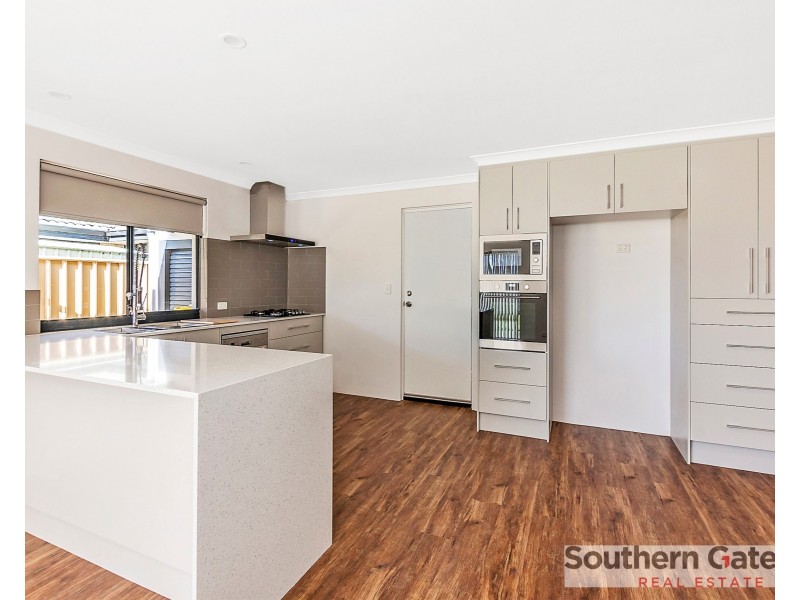 7A Hueston Lookout, Leda WA 6170