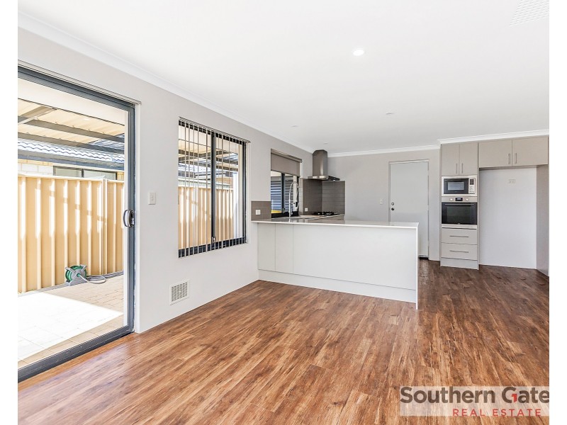 7A Hueston Lookout, Leda WA 6170