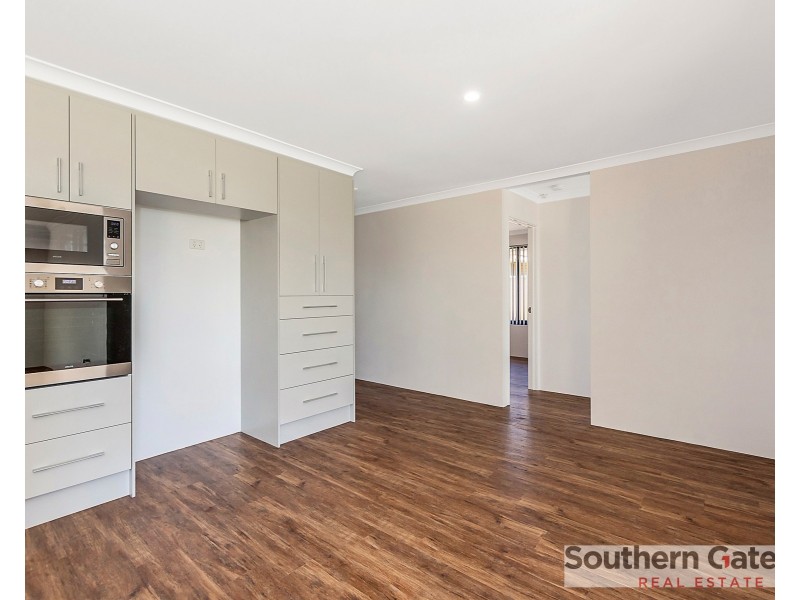 7A Hueston Lookout, Leda WA 6170