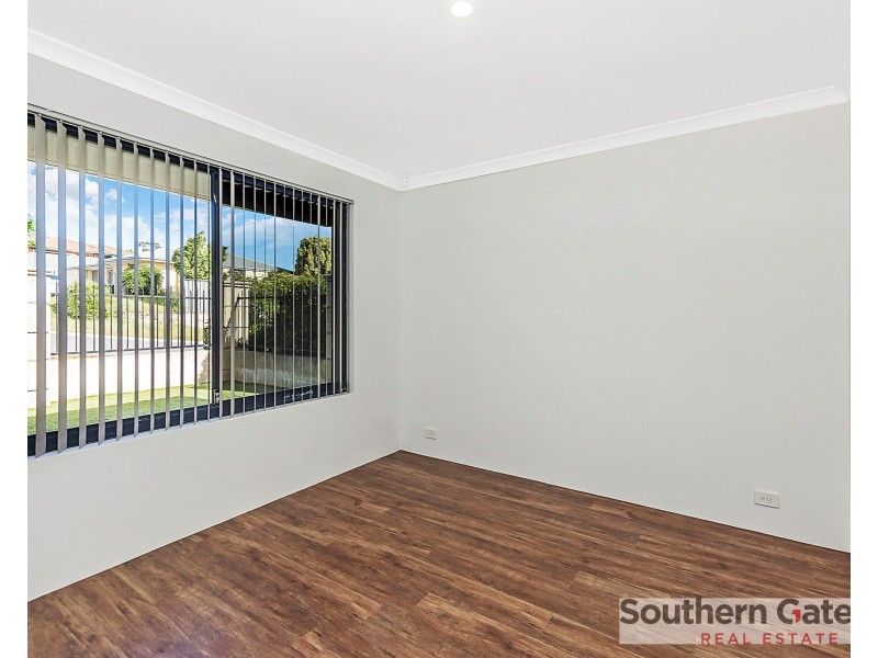 7A Hueston Lookout, Leda WA 6170