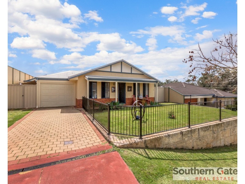 6 Madge Way, Leda WA 6170