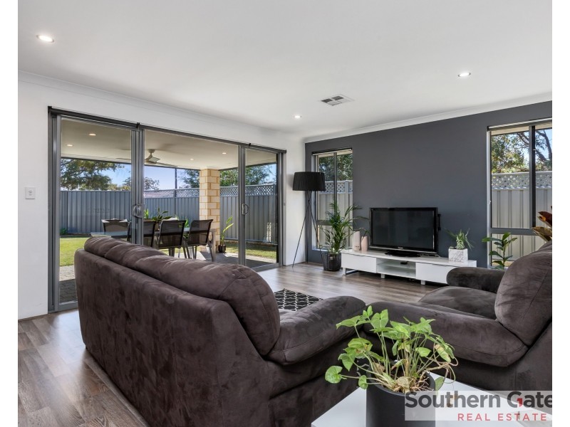 2 Craster Way, Wellard WA 6170