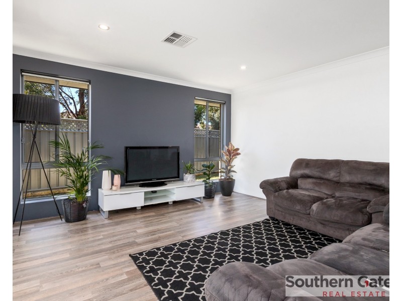 2 Craster Way, Wellard WA 6170