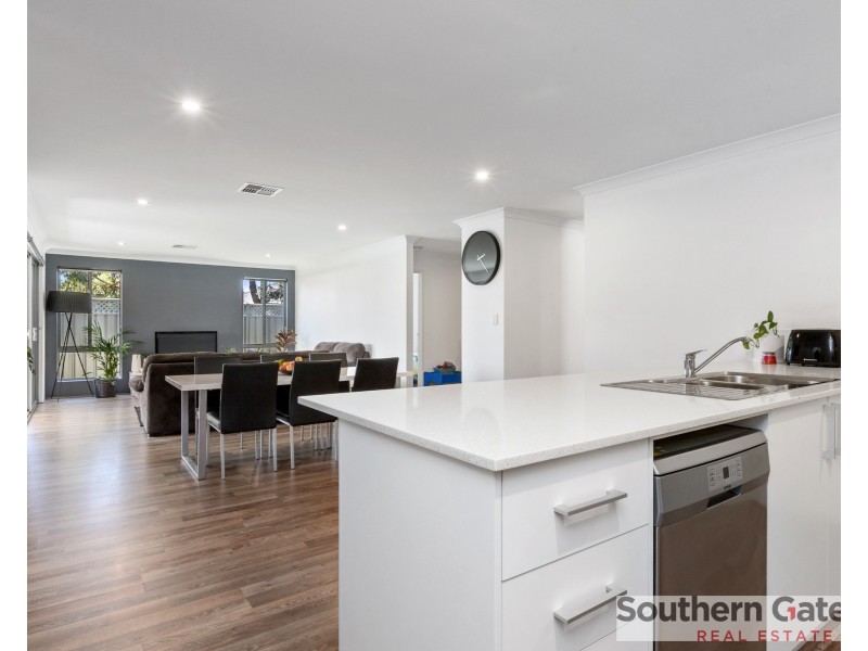 2 Craster Way, Wellard WA 6170