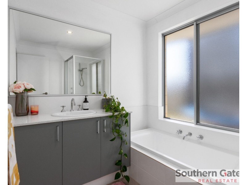 2 Craster Way, Wellard WA 6170