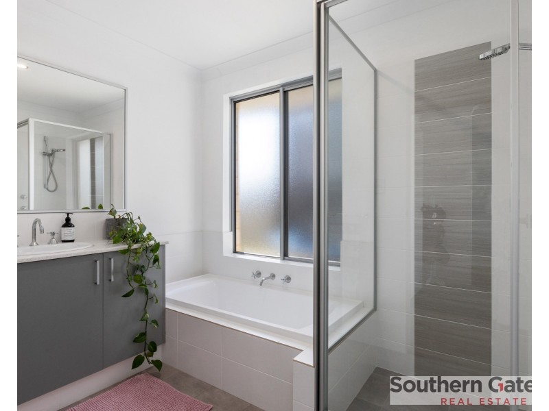 2 Craster Way, Wellard WA 6170