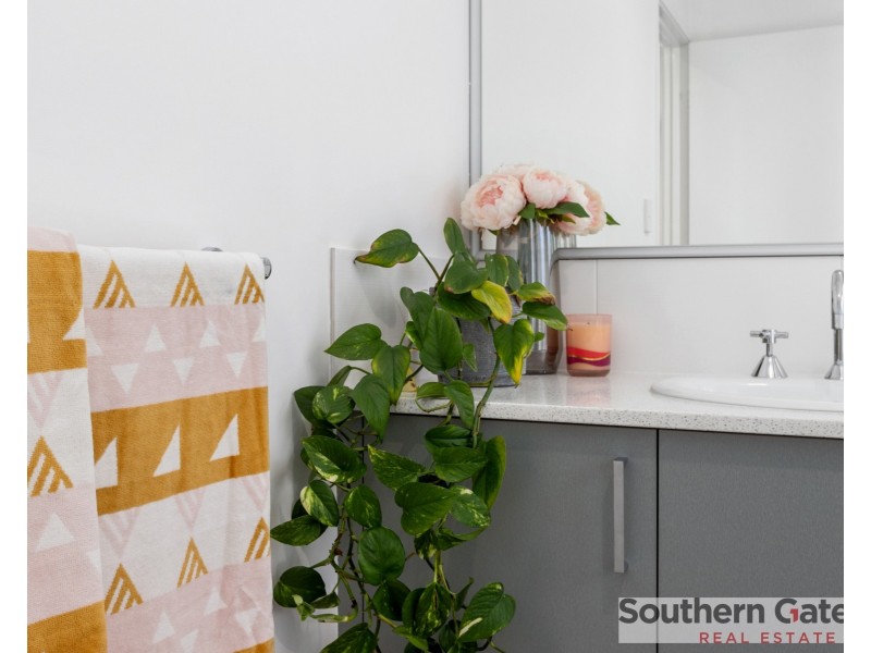 2 Craster Way, Wellard WA 6170