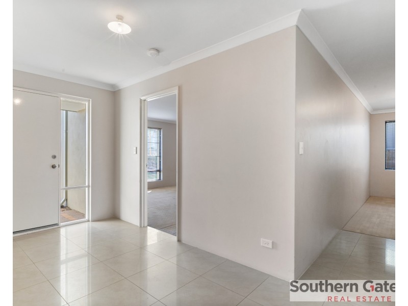 9 Shaftesbury way, Wellard WA 6170