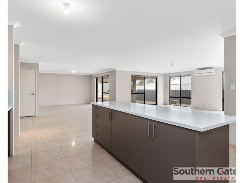 9 Shaftesbury way, Wellard WA 6170