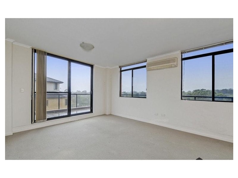 1702/41-45 Waitara Avenue, Waitara NSW 2077
