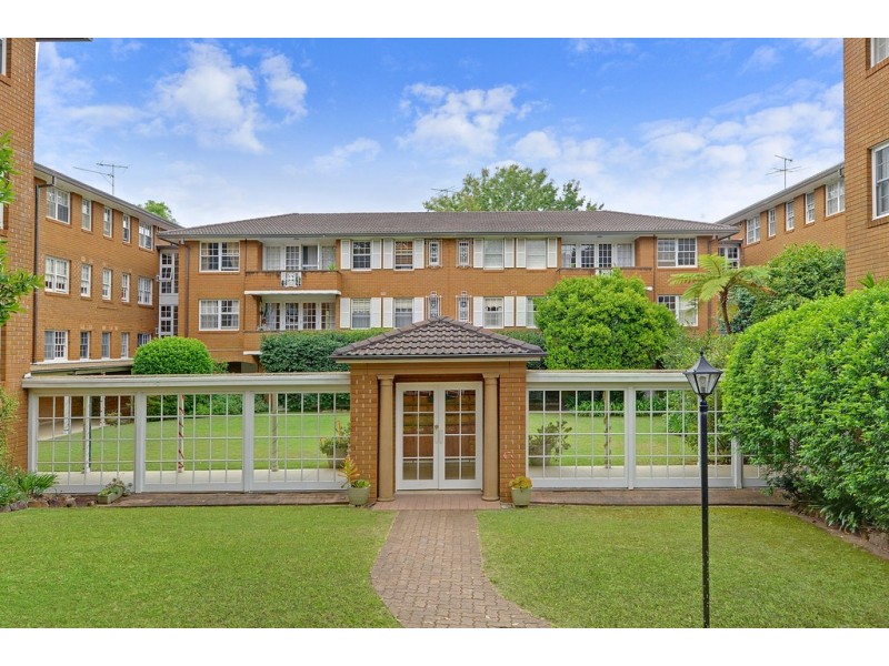 18/2 Woonona Ave, Wahroonga NSW 2076
