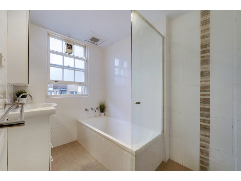 18/2 Woonona Ave, Wahroonga NSW 2076