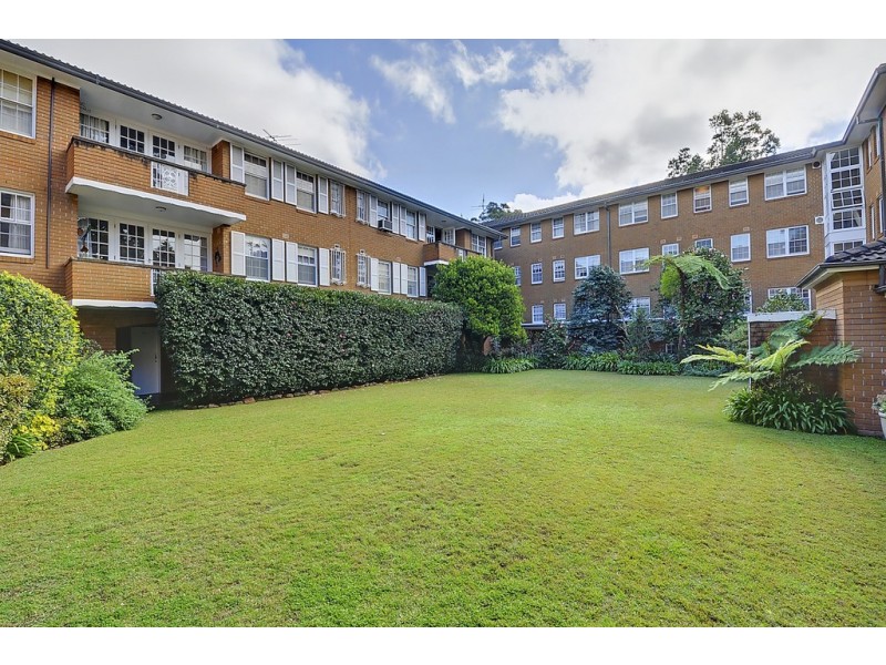 18/2 Woonona Ave, Wahroonga NSW 2076