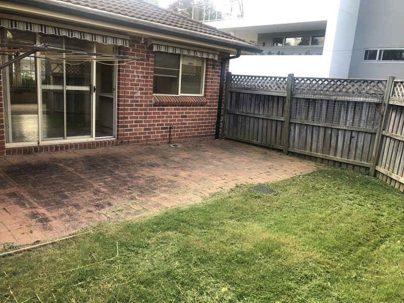 8 and 8A Lords Avenue, Asquith NSW 2077