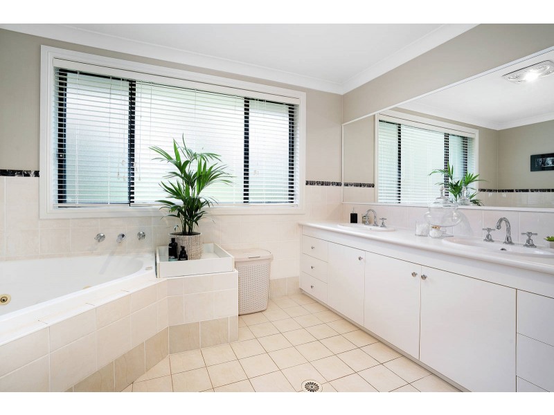 15B Yaralla  Crescent, Thornleigh NSW 2120