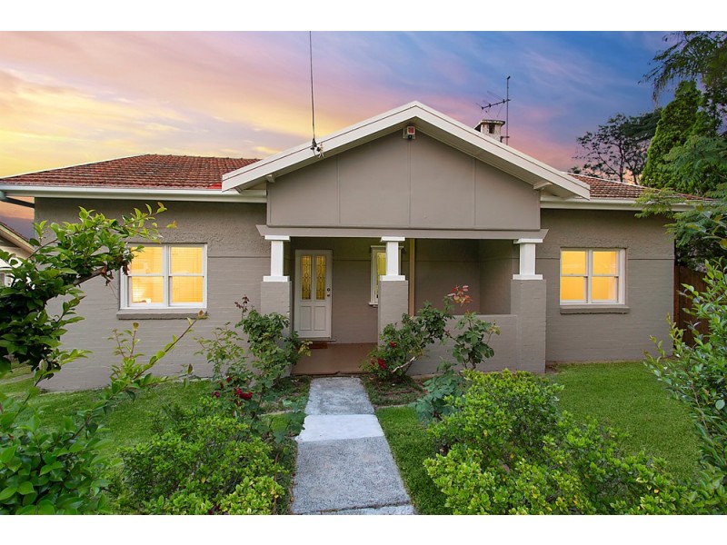 4 Hillmont Avenue, Thornleigh NSW 2120