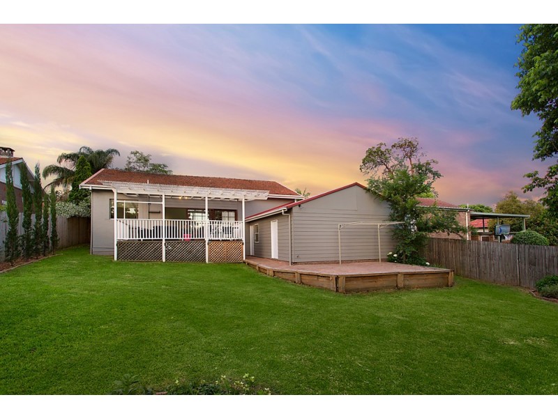 4 Hillmont Avenue, Thornleigh NSW 2120