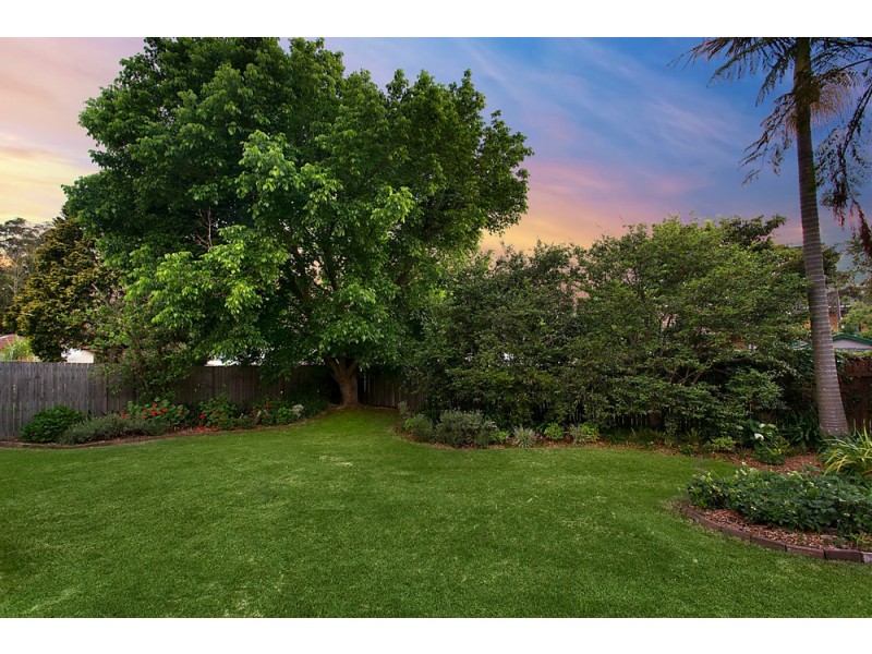 4 Hillmont Avenue, Thornleigh NSW 2120