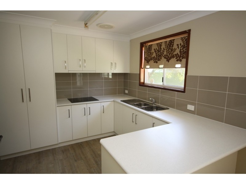 27 Goborra Street, Wagga Wagga NSW 2650