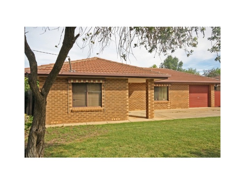 51 Cutler Avenue, Kooringal NSW 2650