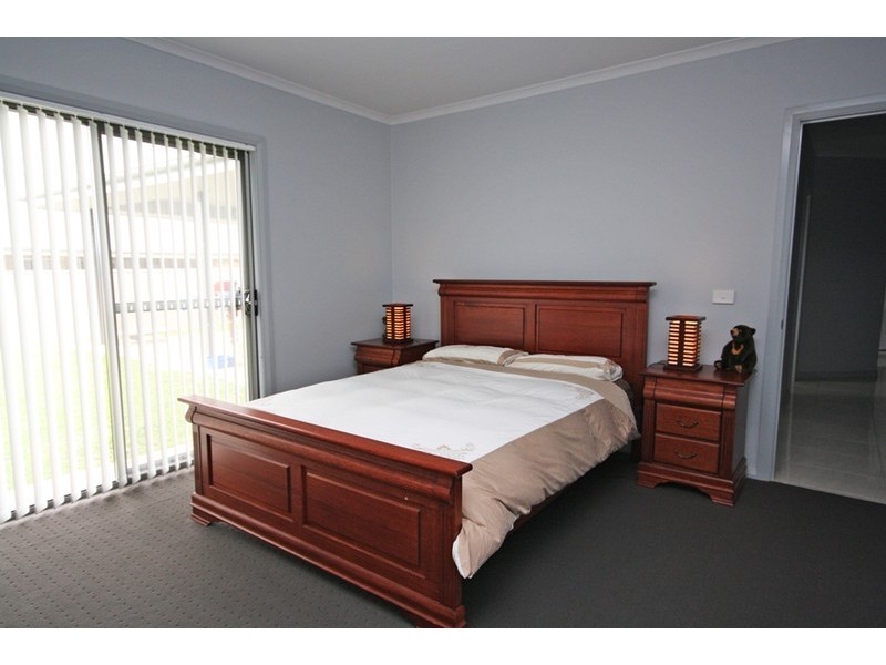 28 Deakin Avenue, Lloyd NSW 2650