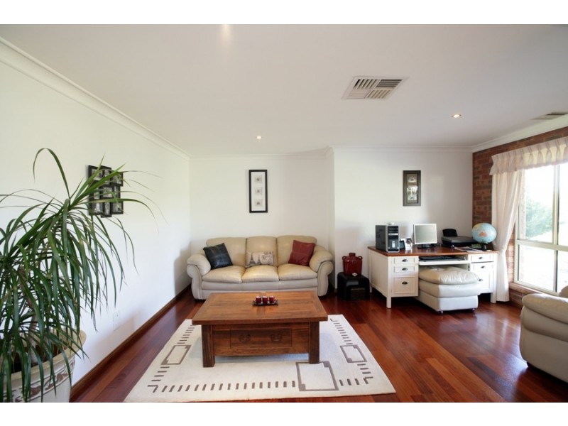 6 Tallowood Cres, Wagga Wagga NSW 2650