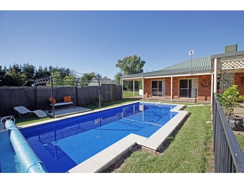 6 Tallowood Cres, Wagga Wagga NSW 2650