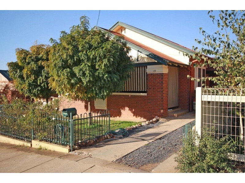27 Edmondson Street, Wagga Wagga NSW 2650