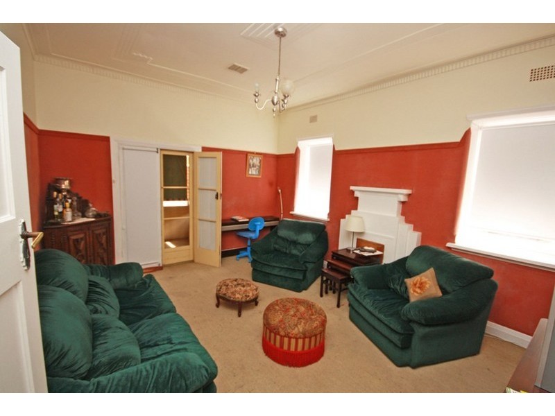 27 Edmondson Street, Wagga Wagga NSW 2650