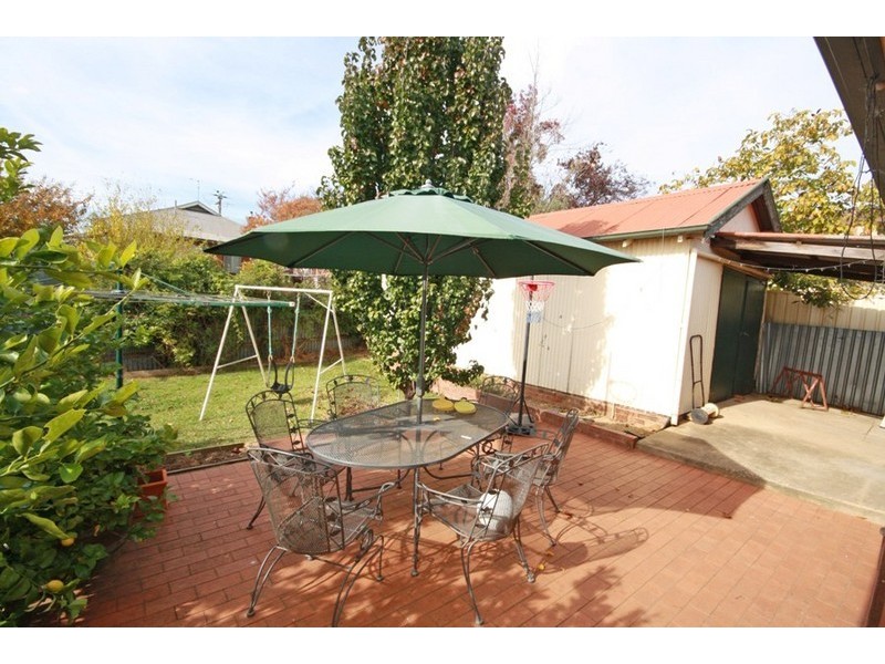 27 Edmondson Street, Wagga Wagga NSW 2650