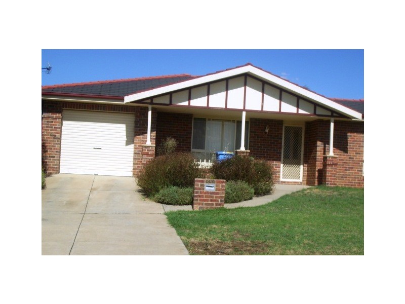 1/49 Berembee Road, Wagga Wagga NSW 2650