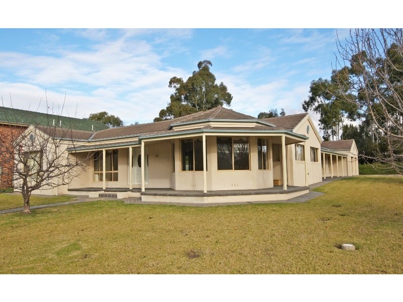 82 Lakehaven Dr, Wagga Wagga NSW 2650
