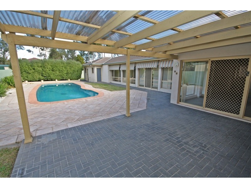 82 Lakehaven Dr, Wagga Wagga NSW 2650