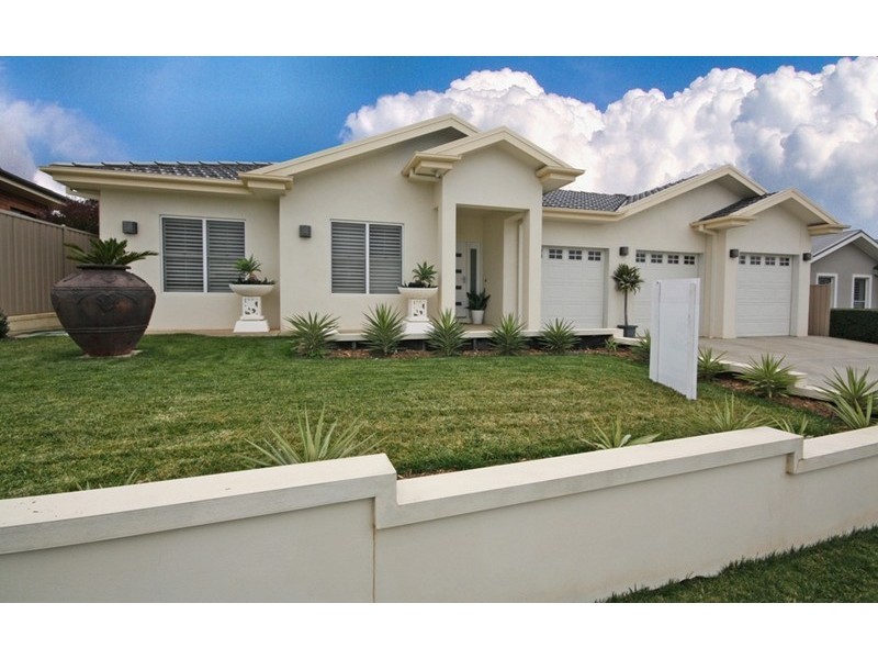 12 Bogong Crescent, Wagga Wagga NSW 2650