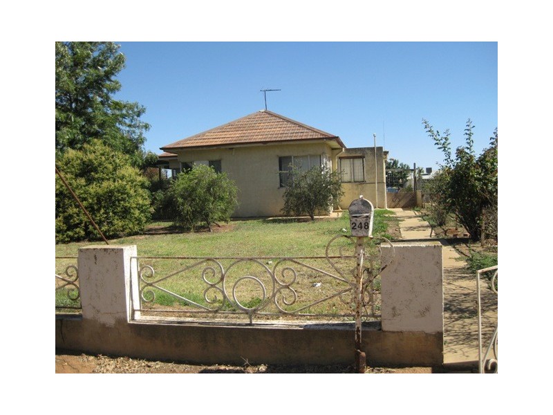 248 Hammond Avenue, Wagga Wagga NSW 2650